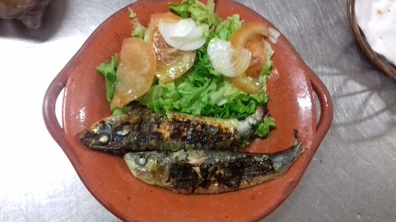 Sardinhas Assadas - Menu Lisboa 10€ - inclui bebida 0,20 + sardinhas c/salada e café 