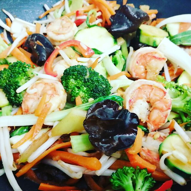 Sauté de crevettes aux légumes