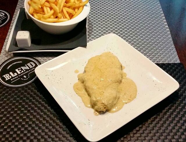 Bife do lombo com molho mostarda