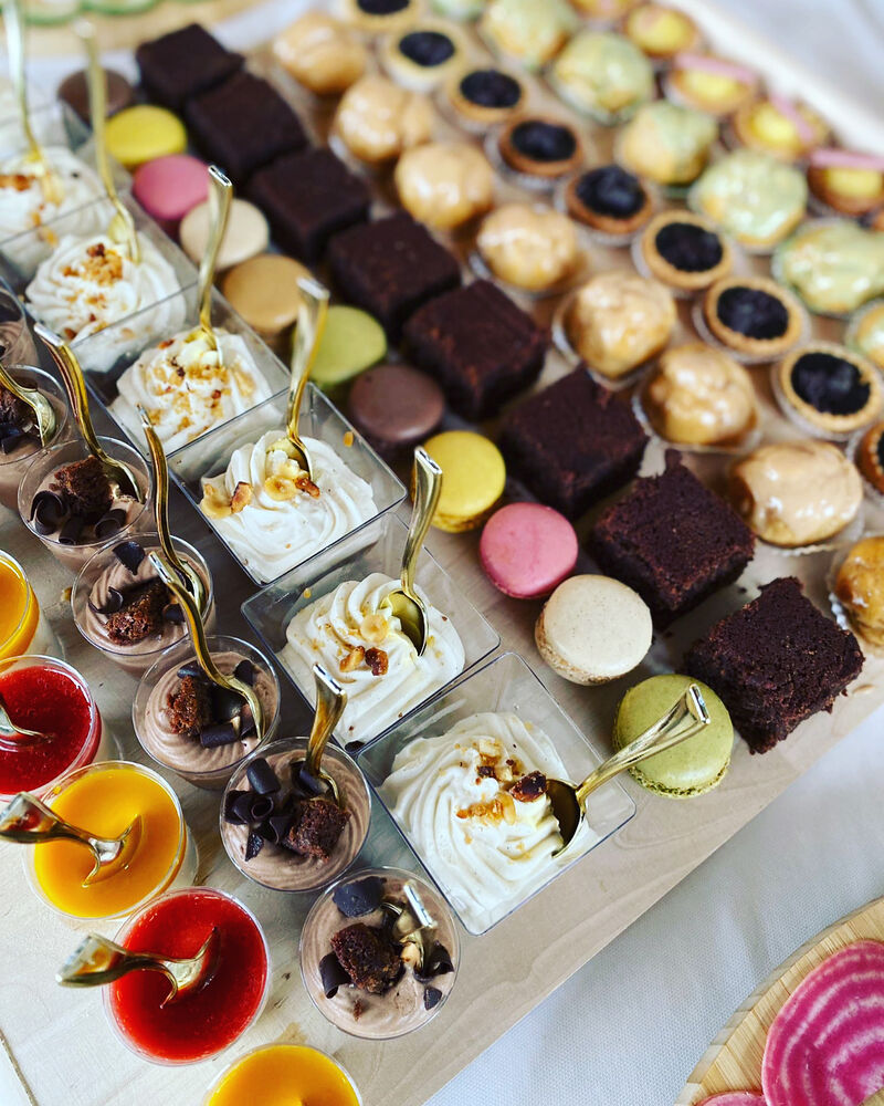 tartelette citron, chou pistache, tartelette chocolat, choux cafe, brownies, macaron, verrine crème vanille caramel sablé