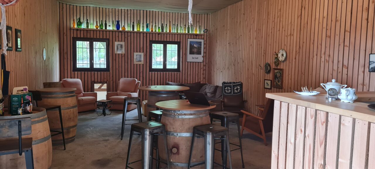 Une partie de la salle