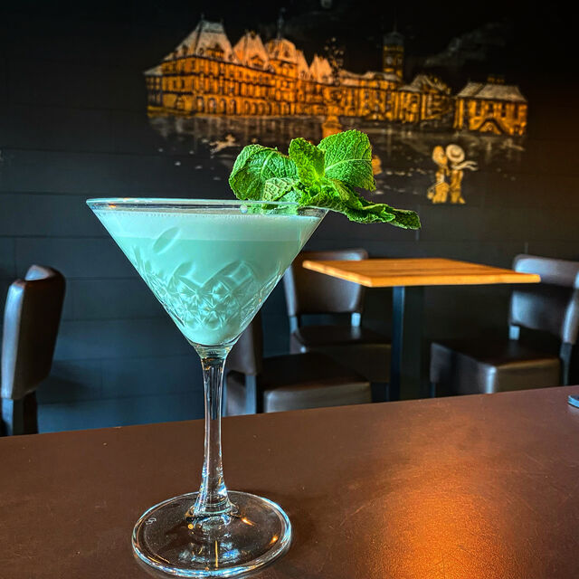 Grasshopper :
Ce subtile mélange de la fraîcheur du Get 27, la douceur du Bailley’s et l’onctuosité du Lait.