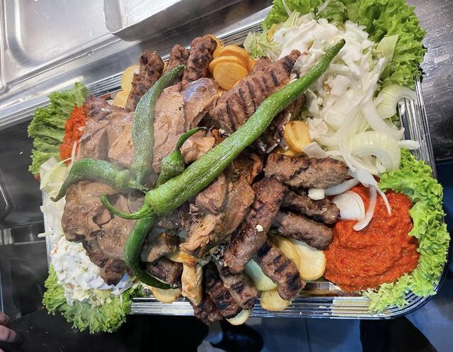 Leckere Balkanplatte für 5 Personen