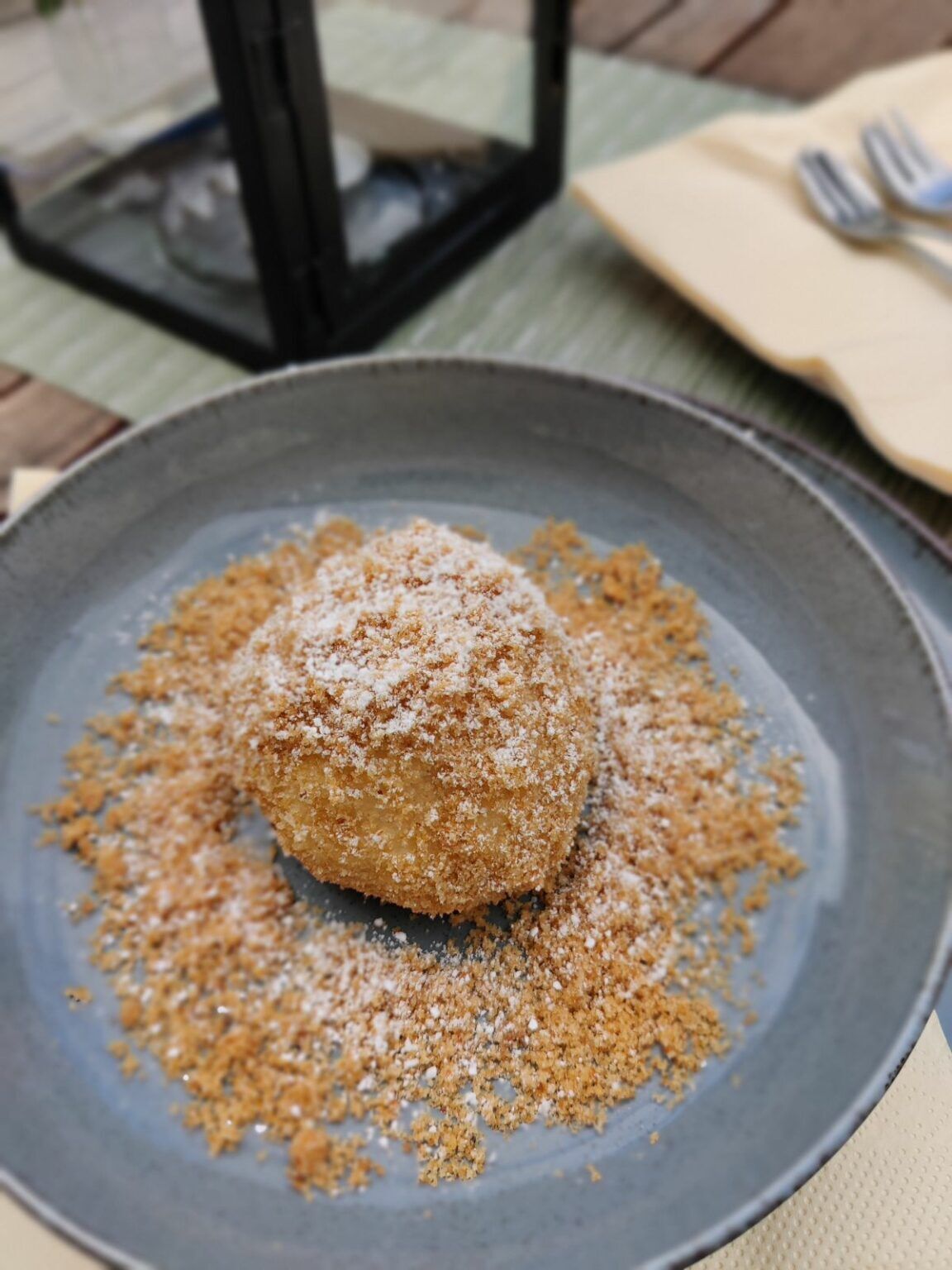 hausgemachtes Zwetschkenknödel ©Brigitta Mesenich