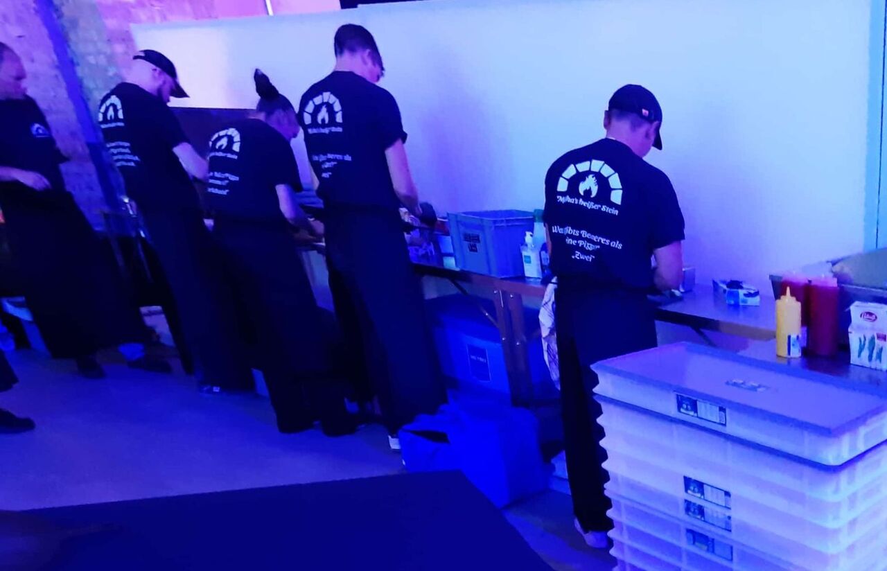 Volle Action volle Besetzung