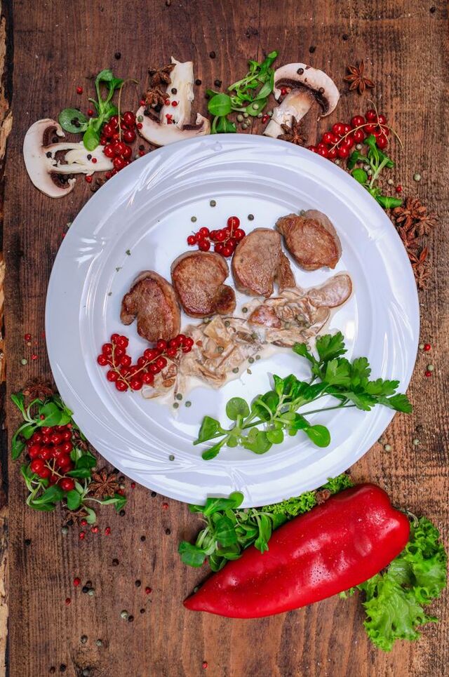 MUSCHIULET DE PORC IN SOS DE HRIBI