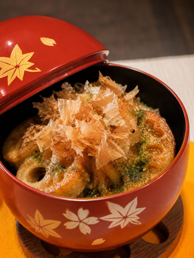 Lotus frit farci aux crevettes — bonite & matcha