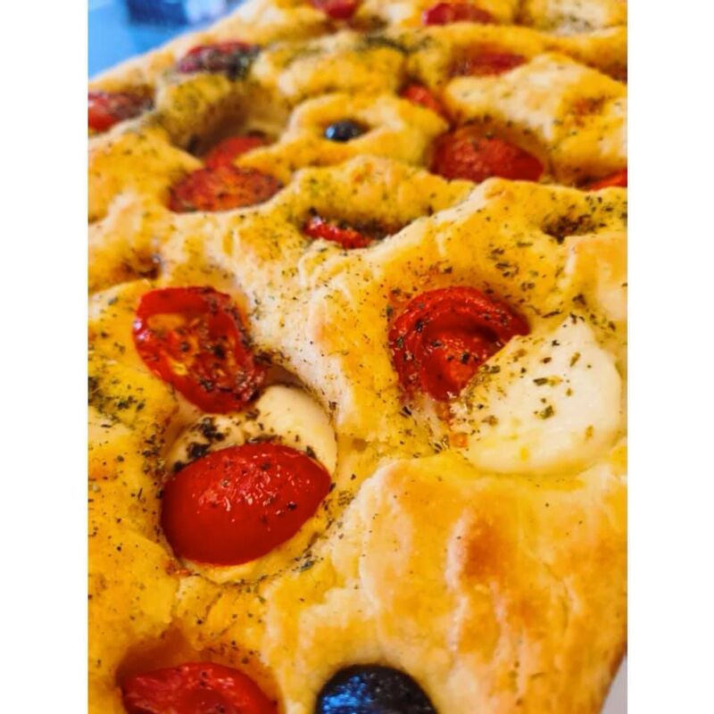 Foccacia Tomate fraîche et mozzarella di Bufala