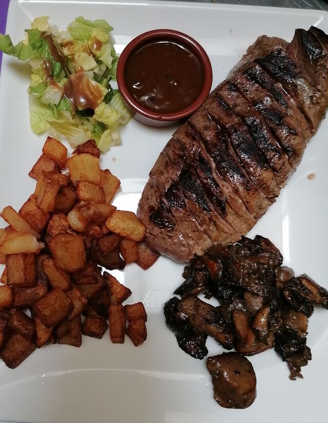 Magret et sa garniture du jour