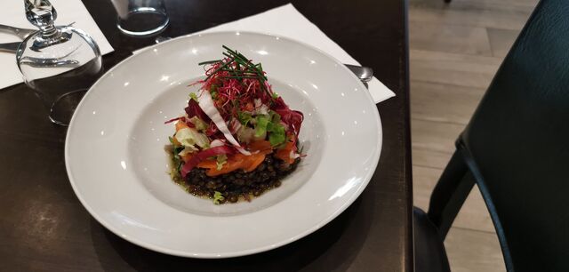 Salade de lentilles et saumon fumé. 