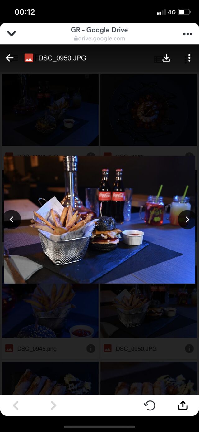 Black chicken burger 