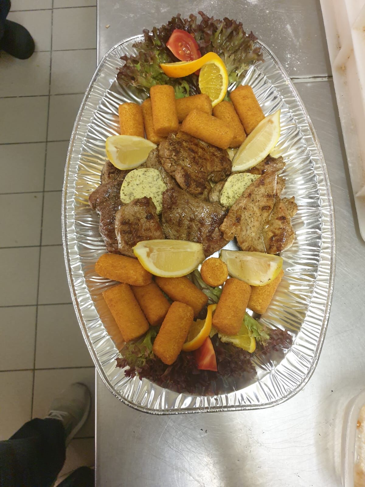 Buffet Grillfleisch & Kroketten