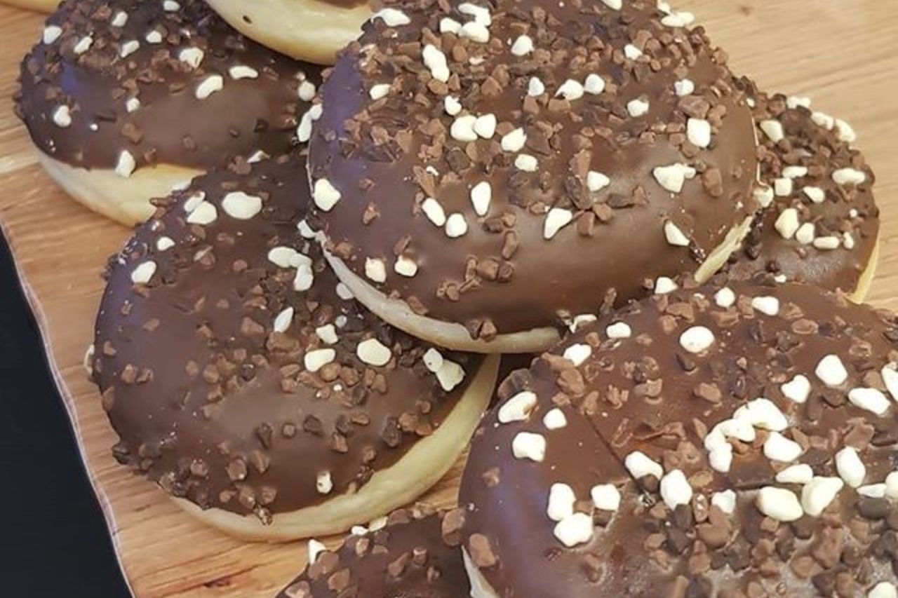 DONUTS BAÑADAS EN CHOCOLATE