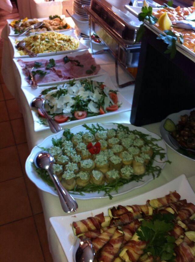 Buffet/Catering auch zum Mittnehmen ;)
