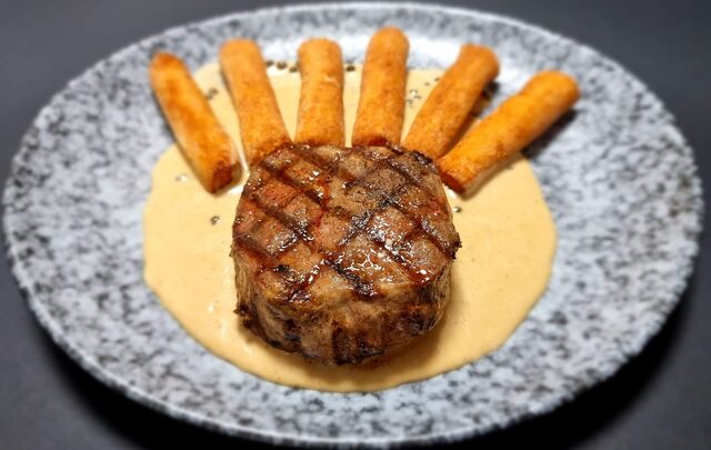 Biftek u umaku od zelenog papra