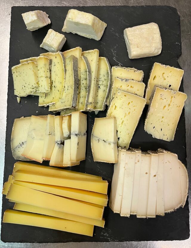 Nos plateaux fromage à partager à huit personnes