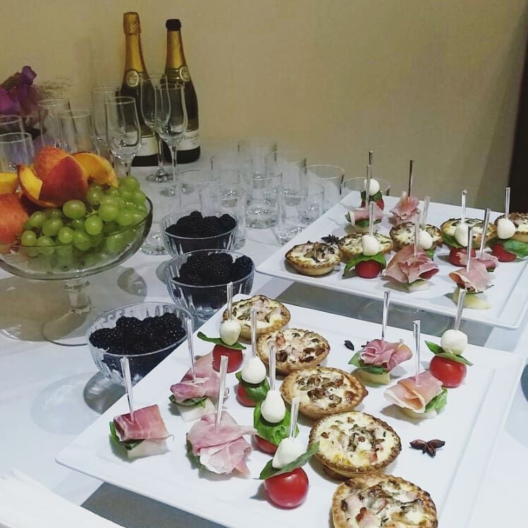 Фуршет, канапе.