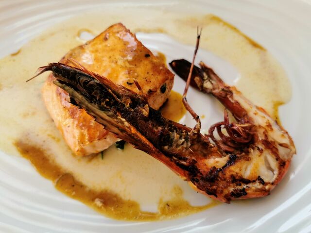 un des nombreux plats du menu dégustation présenté chaque midi en semaine ... Photo prise par une fidèle cliente