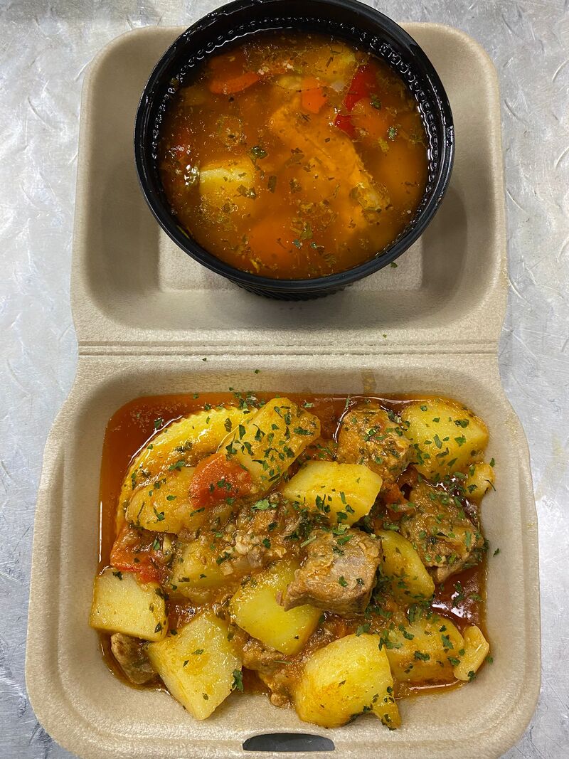 Meniul zilei (Ciorbă și Gulaș de porc)