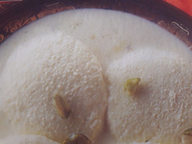 Ras Malai (4 porções)
(Sobremesa láctea deliciosa)