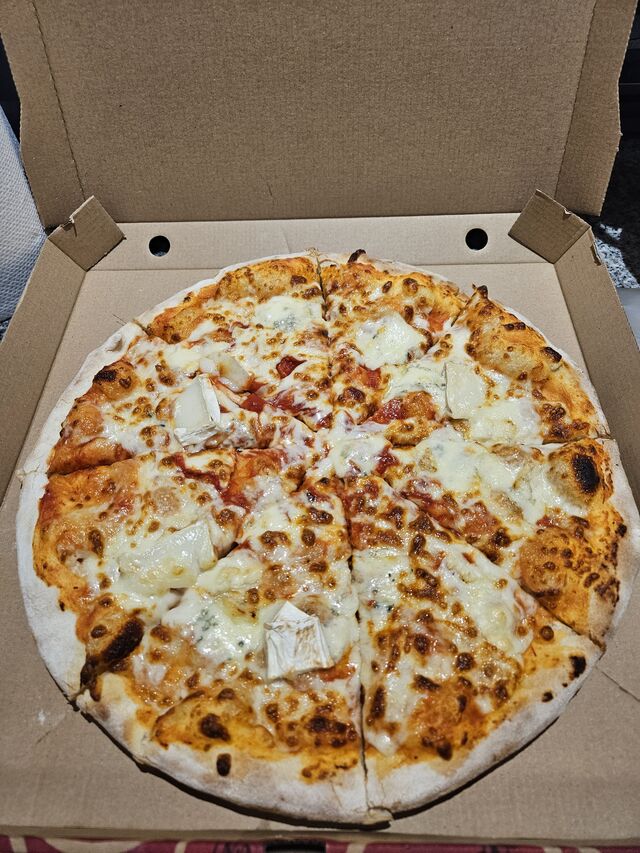 Pizza 4 fromages