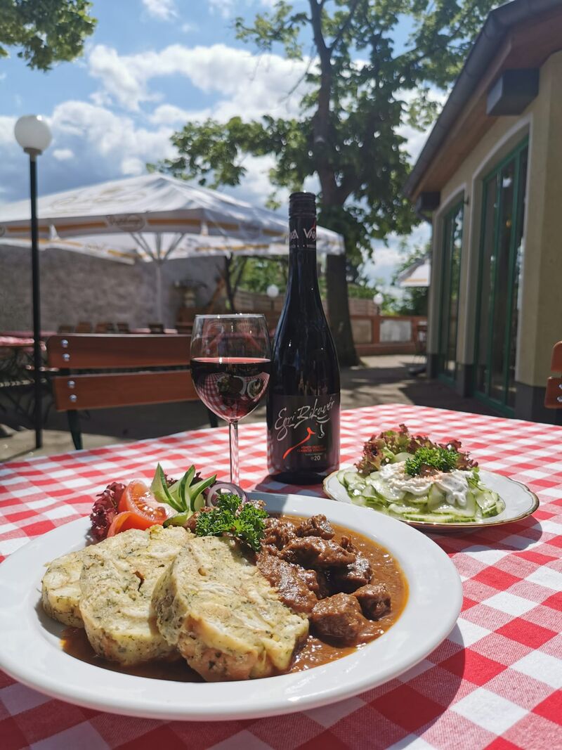 Rindergulasch mit Knödel 