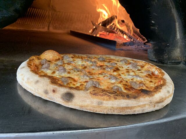 Doppio impasto ( salsiccia e scamorza )