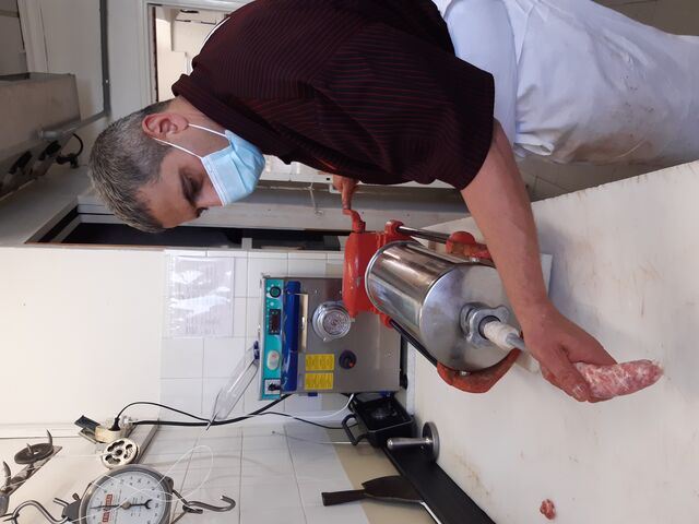 FABRICATION SAUCISSES DE TOULOUSE