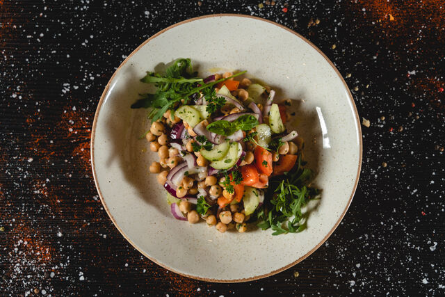 Ljetna salata od slanutka