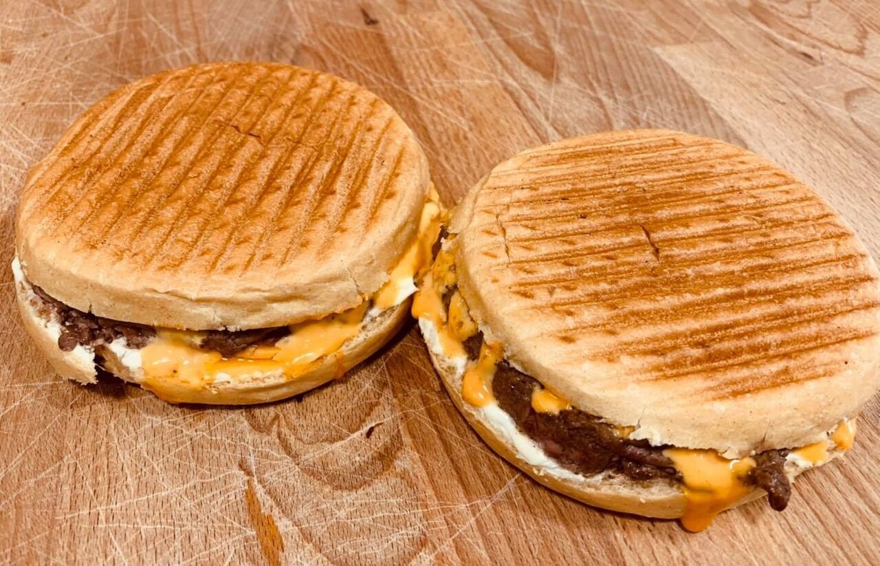 CROUSTI BURGER DISPONIBLE DU LUNDI AU VENDREDI MIDI