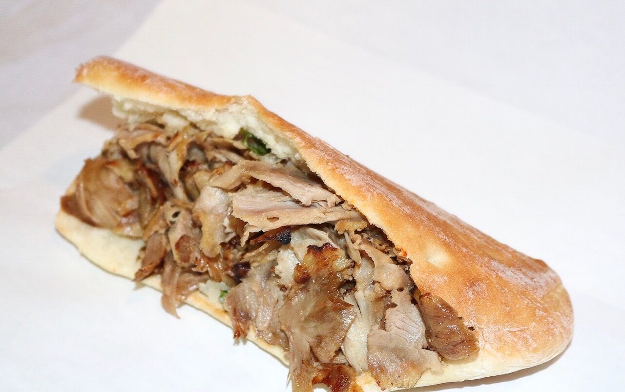 Sandwich Kebab ( veau, dinde ) seul: 5€.
Menu frite+boisson 33cl: 6€