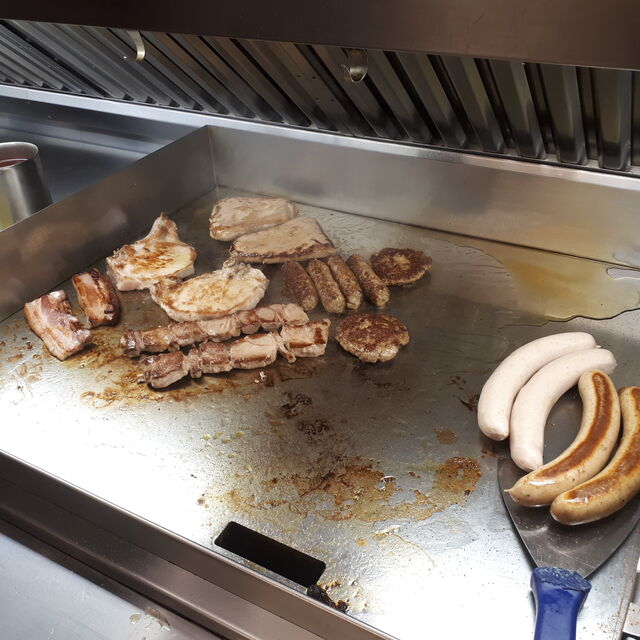 # Frisch zubereite Köstlichkeiten vom Grill