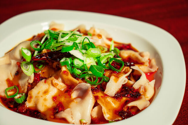 Ge-Da in scharfer Sauce 紅油抄手: chinesische Spätzle in hausgemachter Chiliöl-Sauce