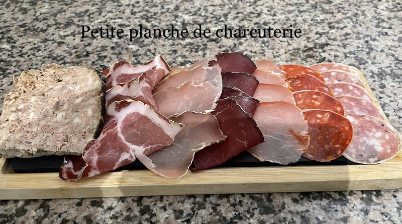 Petite planche de charcuterie