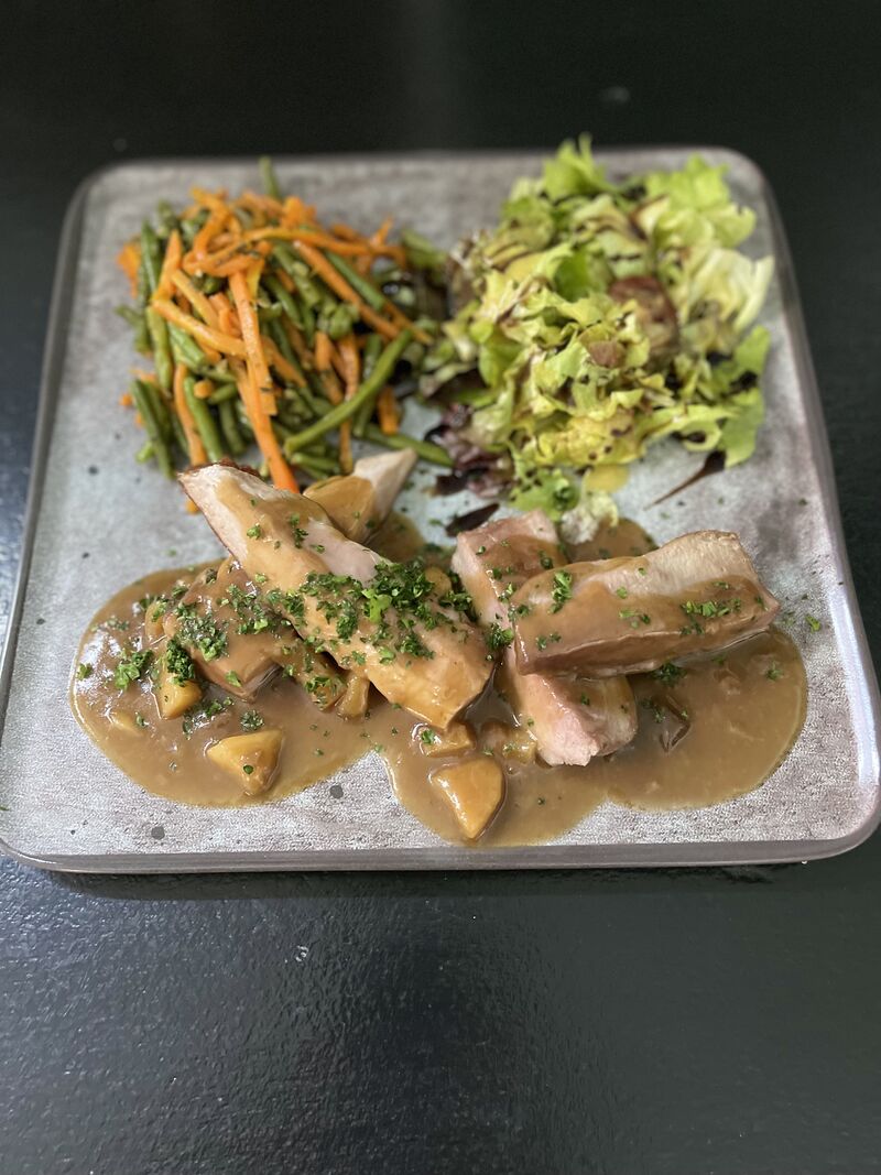Filet mignon au cidre et pommes