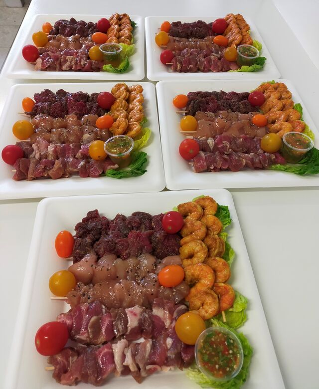 Plateau de brochettes marinées prêtes à cuire 19,50 Euros