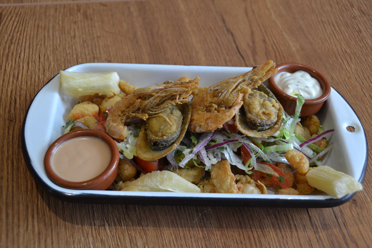 Jalea de pescado con mariscos