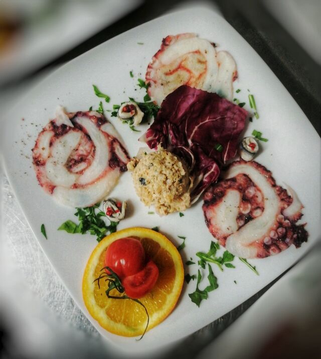 Hobotnica i riblji pate`