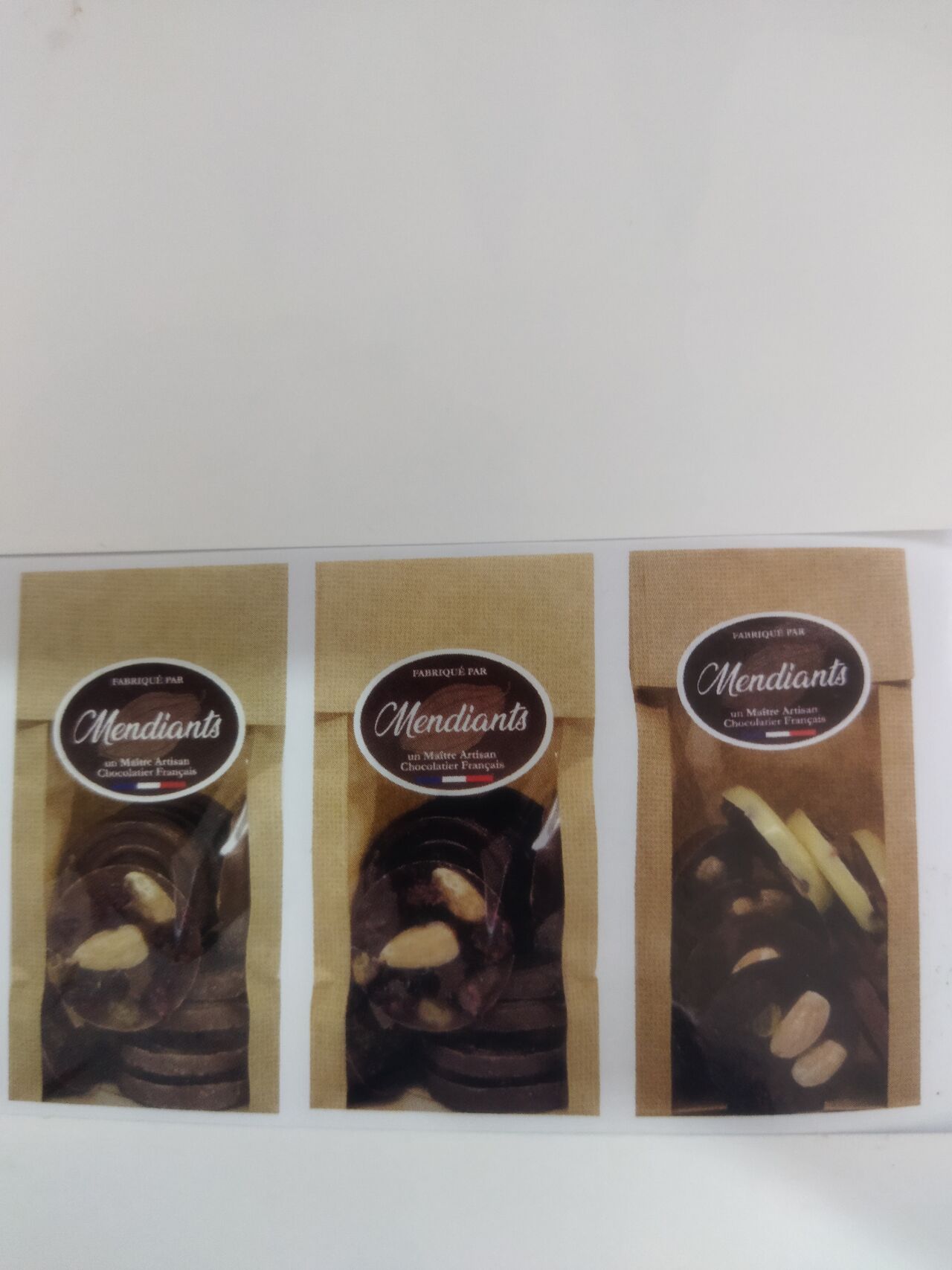 Chocolats lait ou noir ou blanc 5.55€ les 130 gr