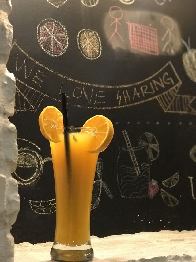 TAZE SIKILMIŞ PORTAKAL SUYU