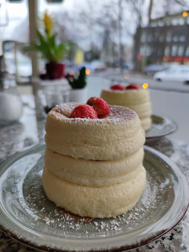 Classic Souffle Pancakes 