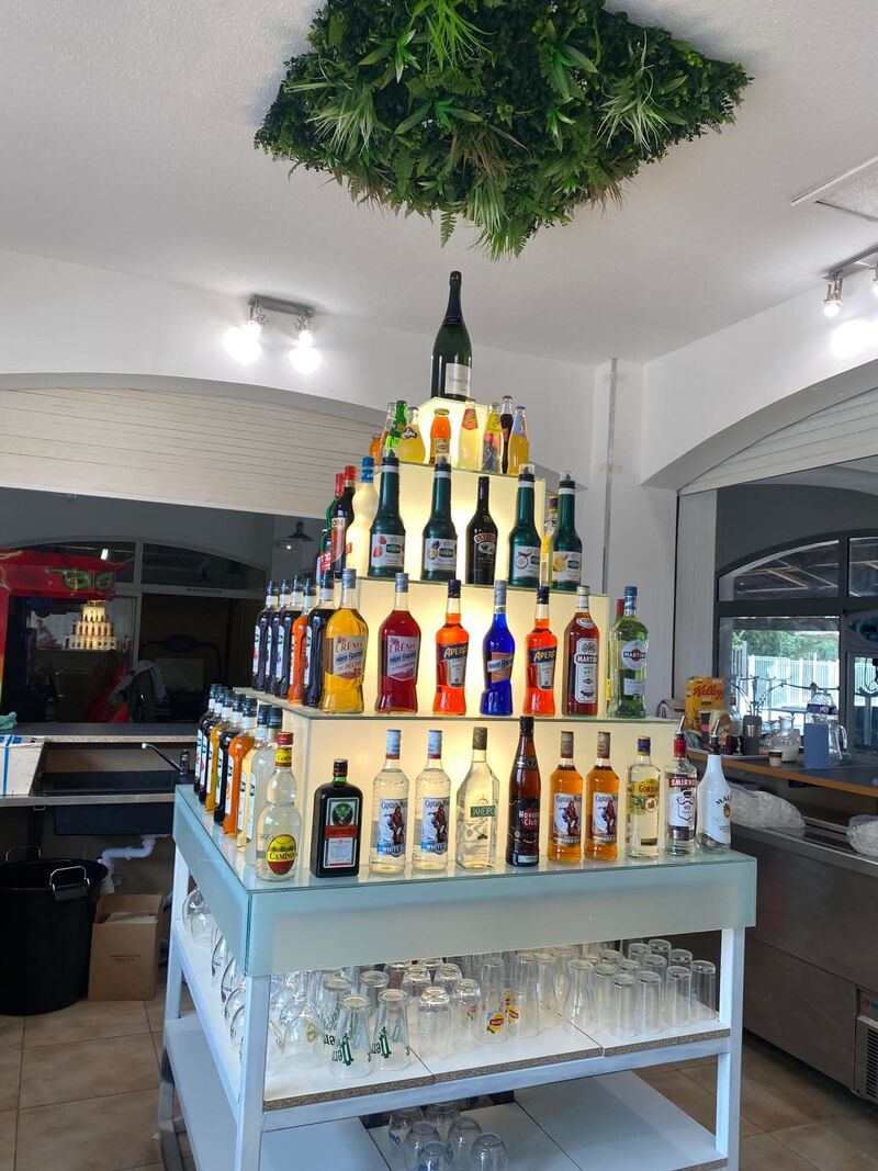 Un nouveau bar pour une nouvelle aventure. Rendez-vous sur nos réseaux sociaux pour voir la progression des travaux !! 