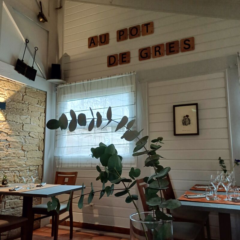 Salle cosy et chaleureuse