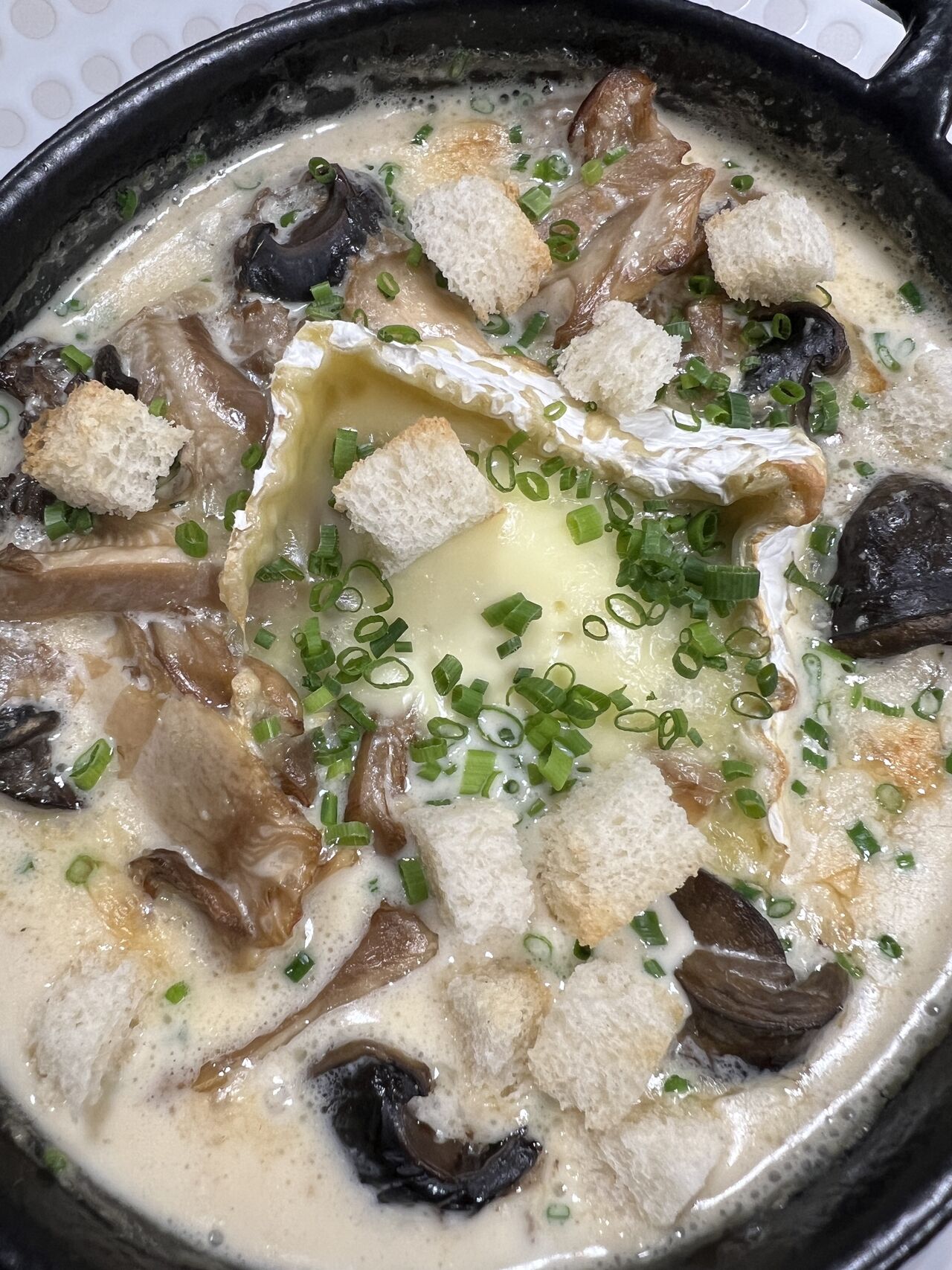 La Cassolette d’Escargots au Chaource et Champignons