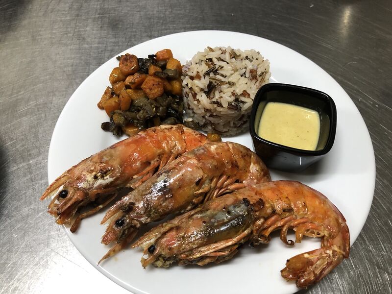 Gambas sauce Curry, légumes frais et Riz