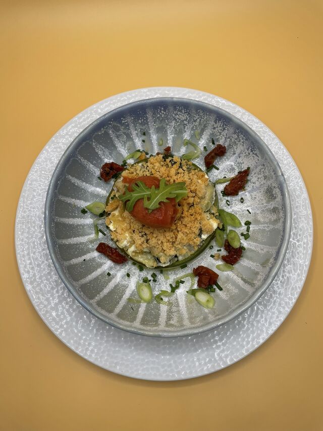 Le crumble de courgette au chèvre charolais, sorbet tomate