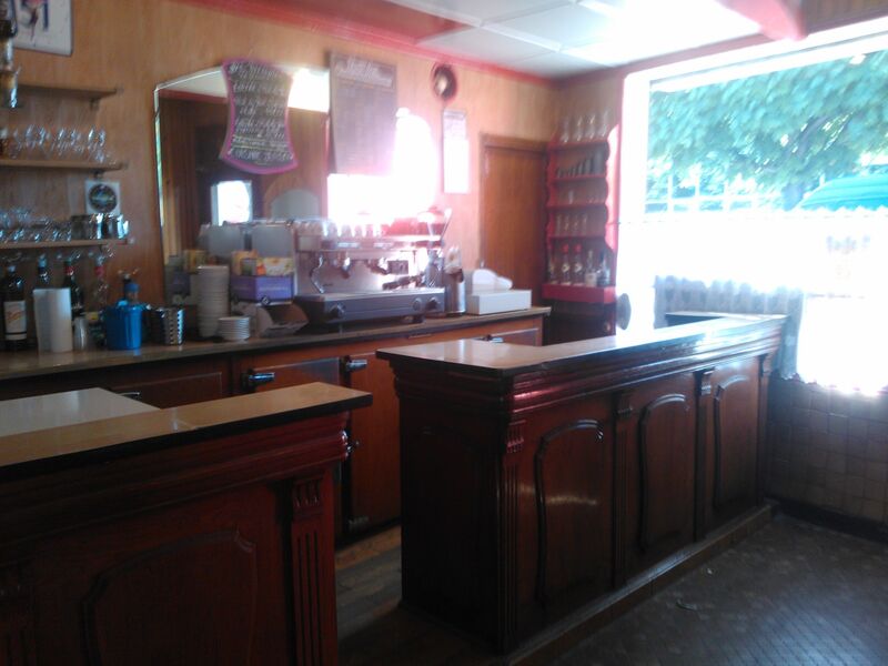 Notre bar d'époque datant de 1890, et posé à cet emplacement par notre arrière Grand Mère