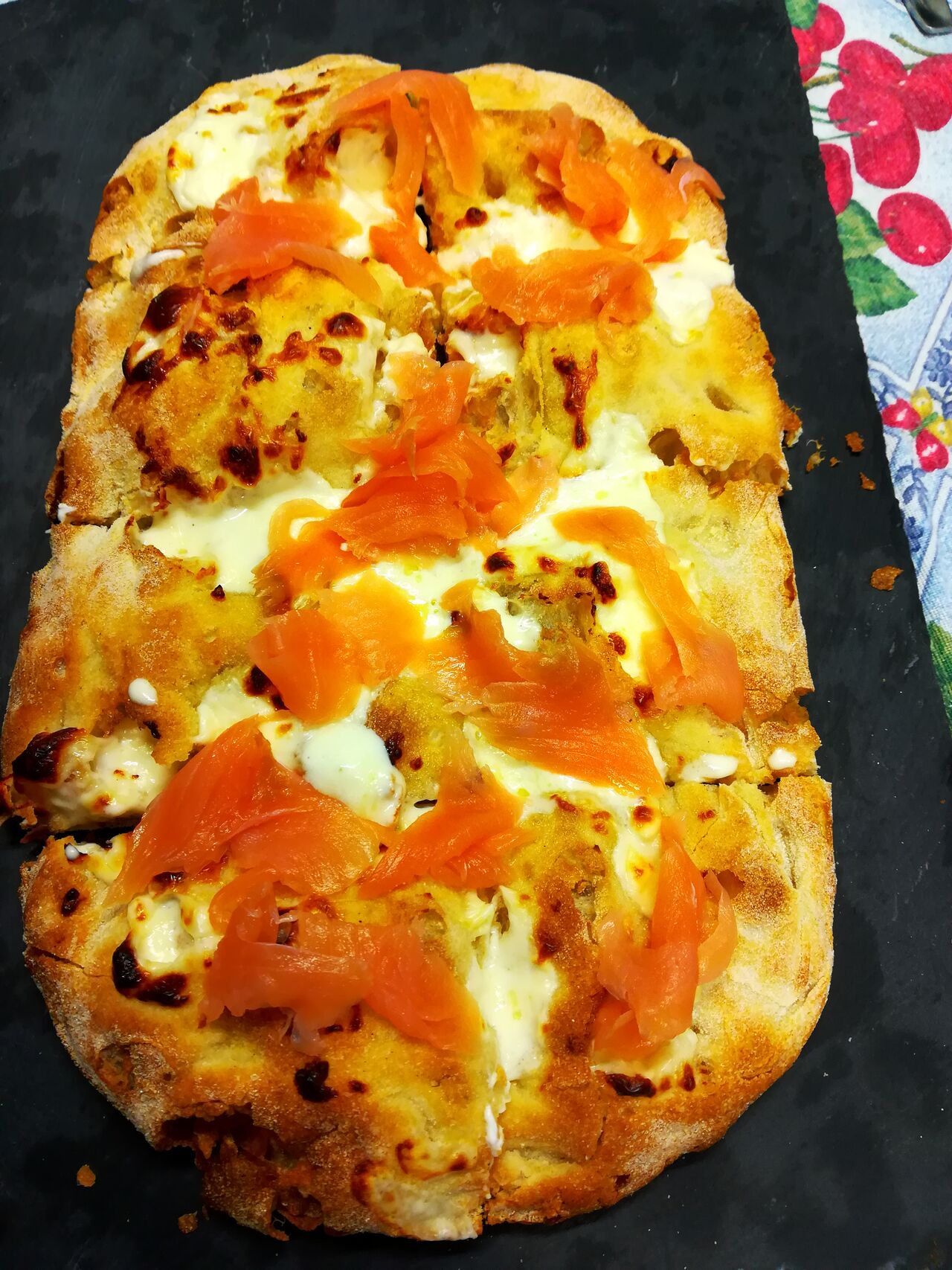 pinsa romana al salmone affumicato