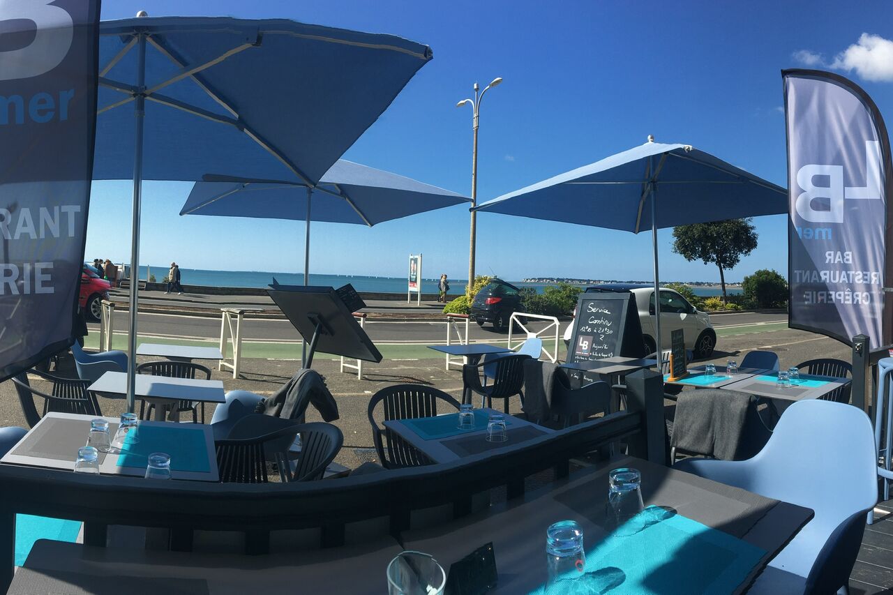 Venez également profiter de notre terrasse !