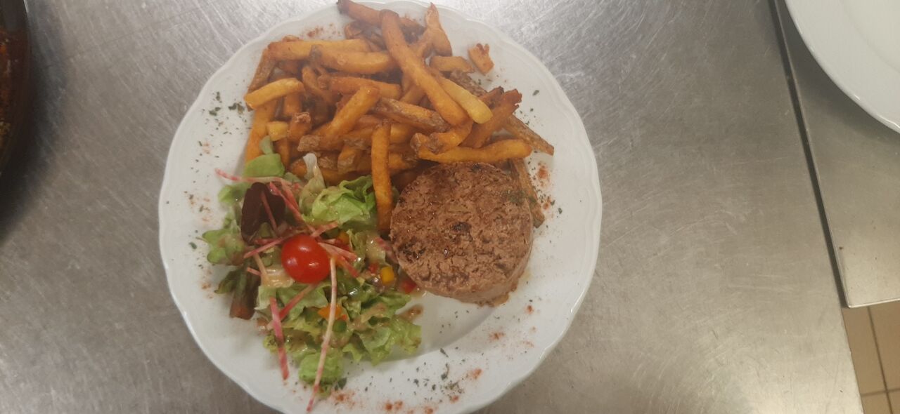 Tartare de canard poêlé. Frites maison 